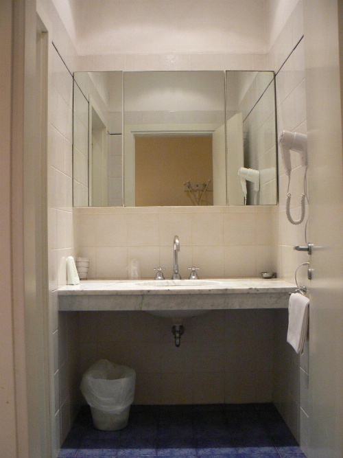 Hotel Moderno image 4